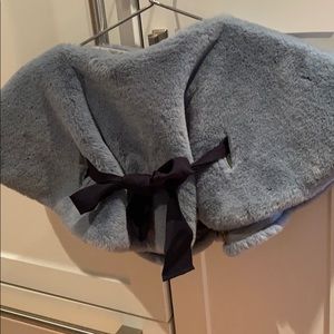 Il gufo new faux fur capelet